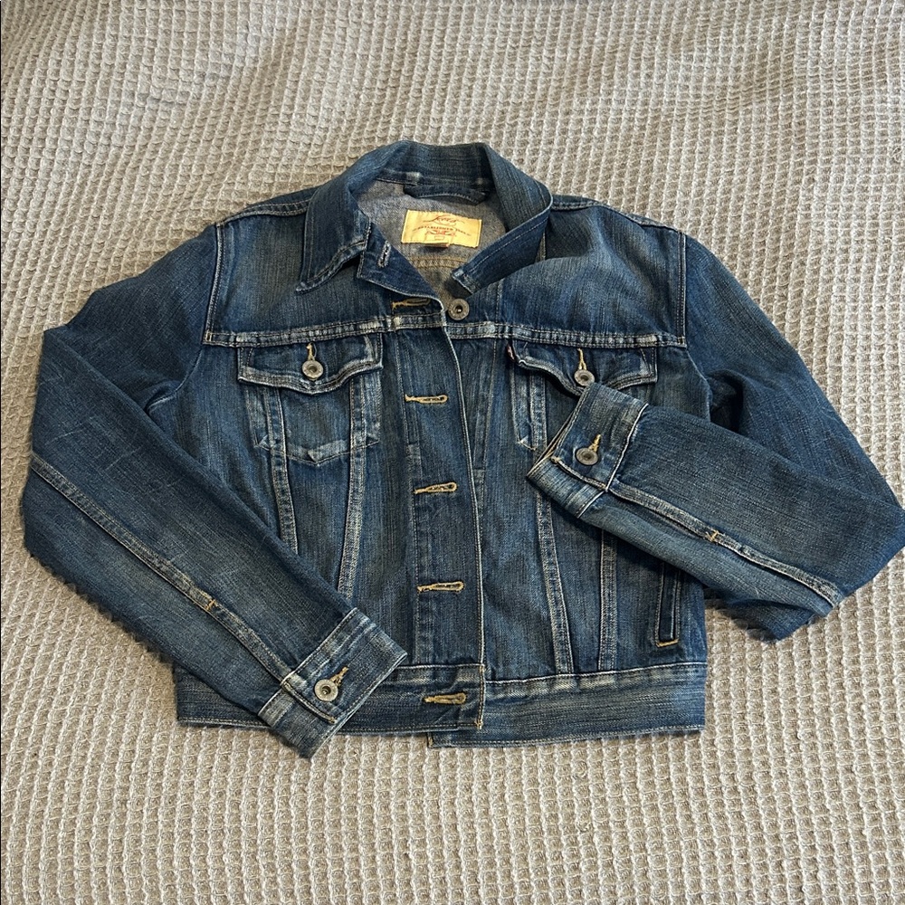 Levi's Dark Blue Denim Jean Jacket